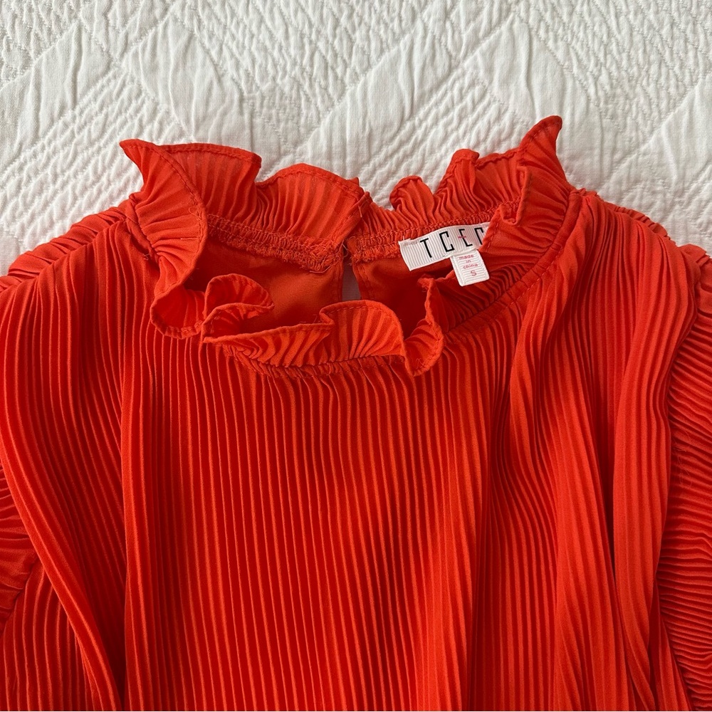 TCEC Pleated Ruffle Top - Picture 3 of 7